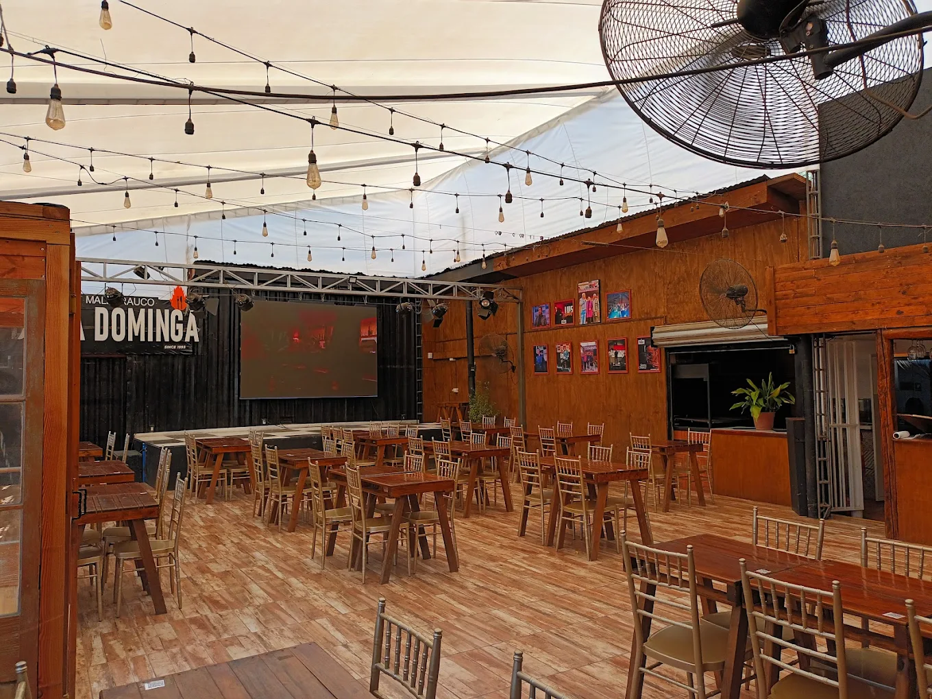Terraza Doña Dominga de noche